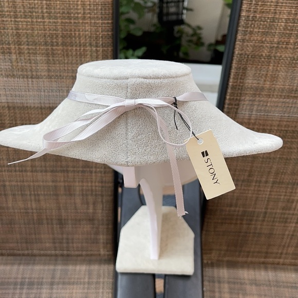 New✨ - Layered Green & Gold Statement Necklace - Picture 15 of 15